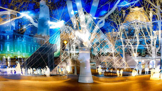 Sous la pyramide cette nuit-là, l’architecture a décidé de raconter l’histoire