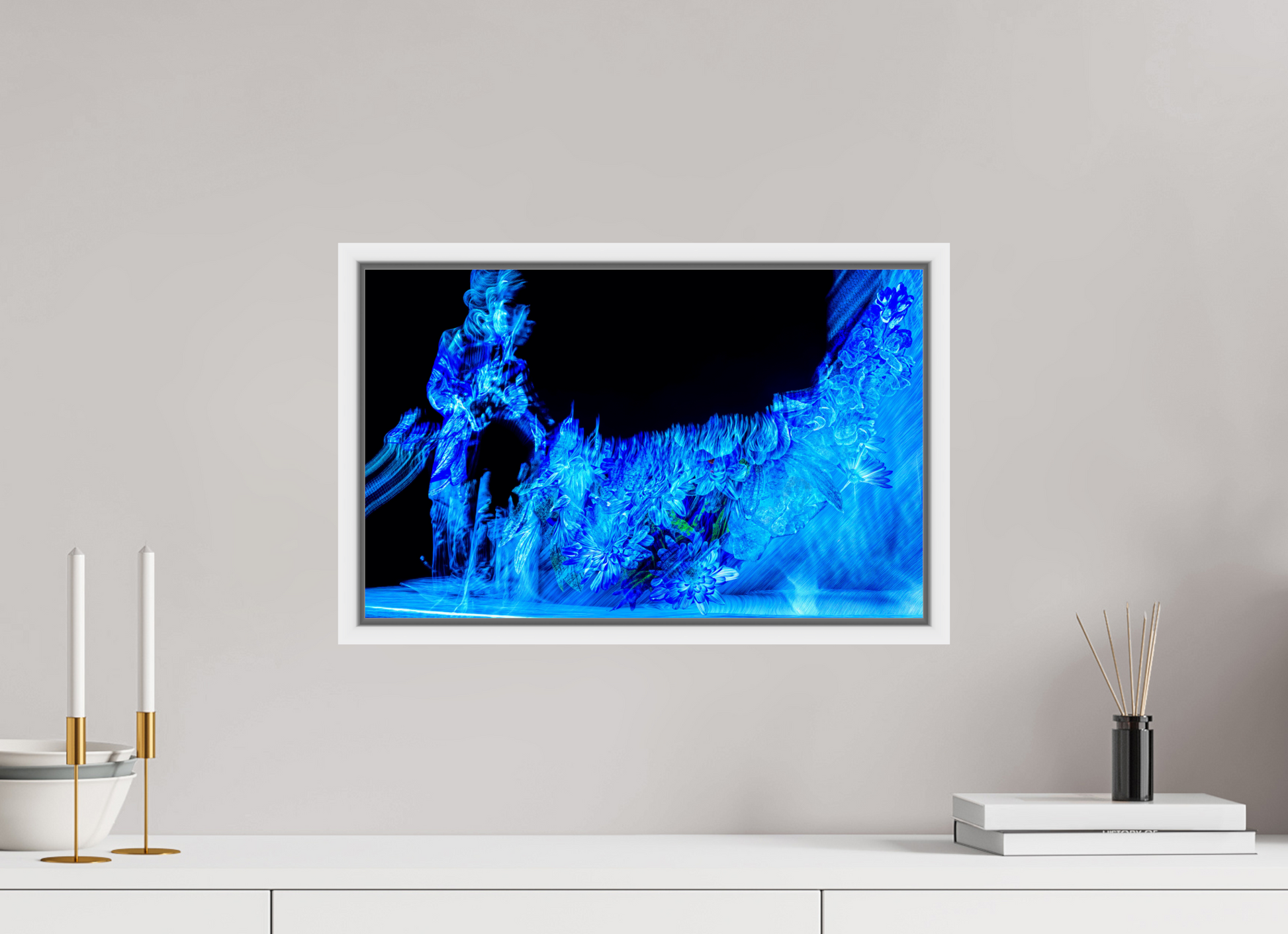 48 x 30 cm, 9 Caisse américaine Blanche Fleurs nées d’une note suspendue