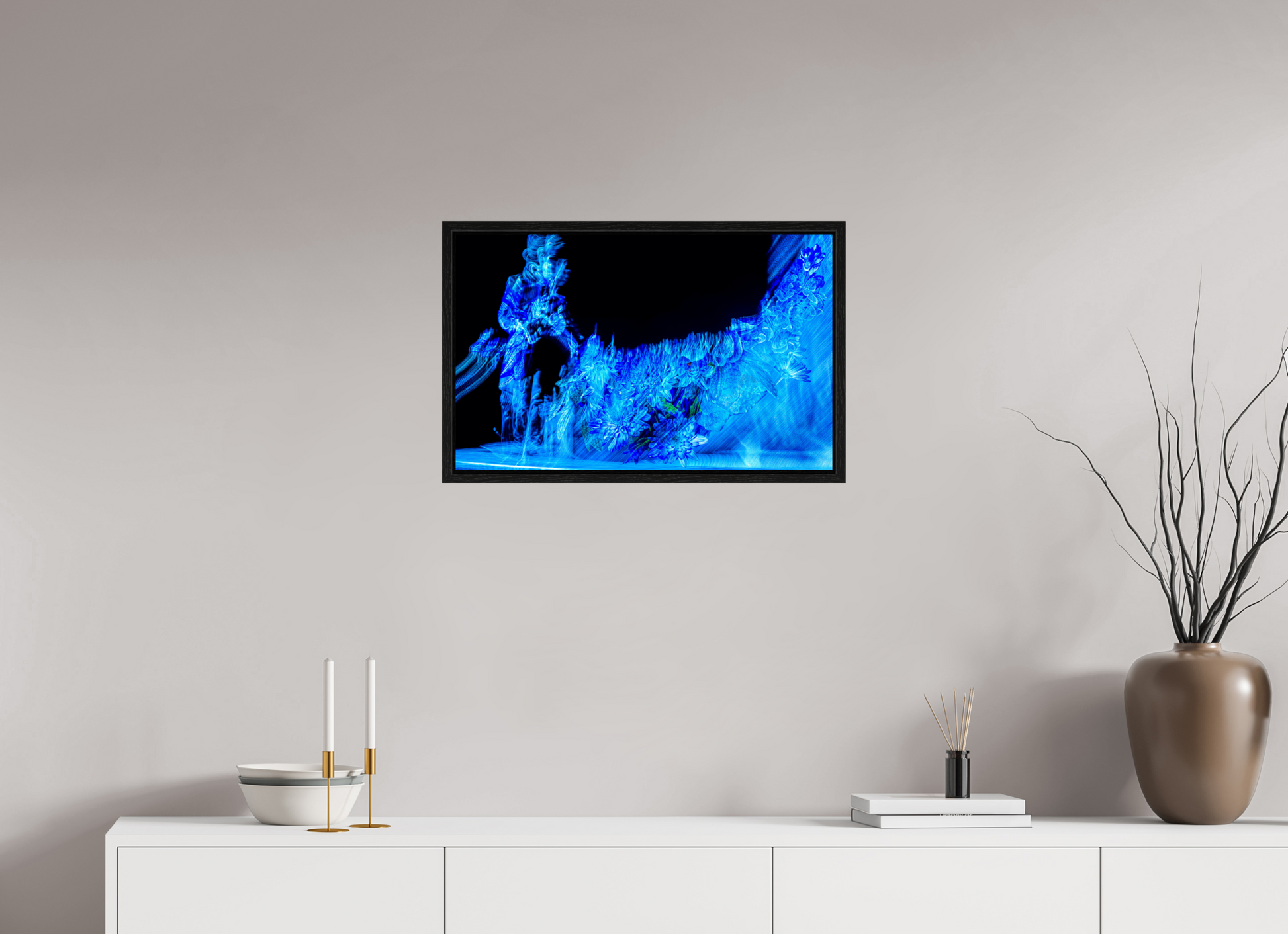 64 x 40 cm, 8 Caisse américaine Noire Fleurs nées d’une note suspendue