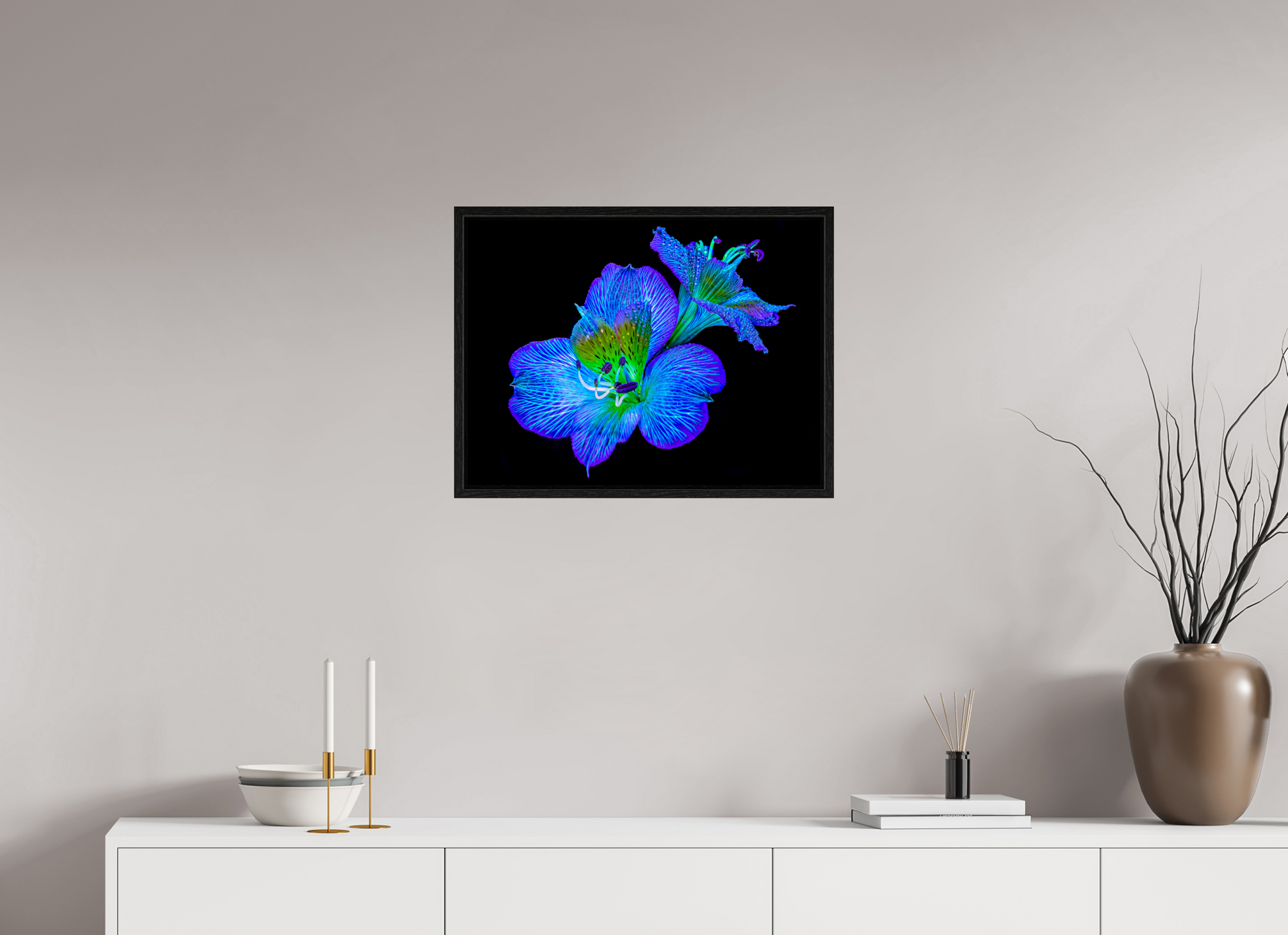 60 x 45 cm, 8 Black American Box Hidden Glow Alstroemeria