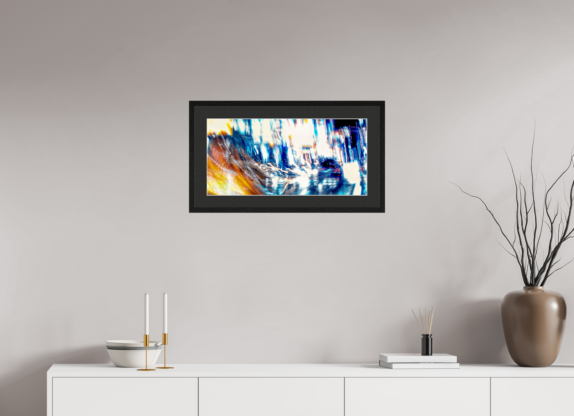 61,9 x 30 cm, 5 Cadre Noir : Passe-Partout Noir lisière Blanche L’onde blanche qui fissure la nuit