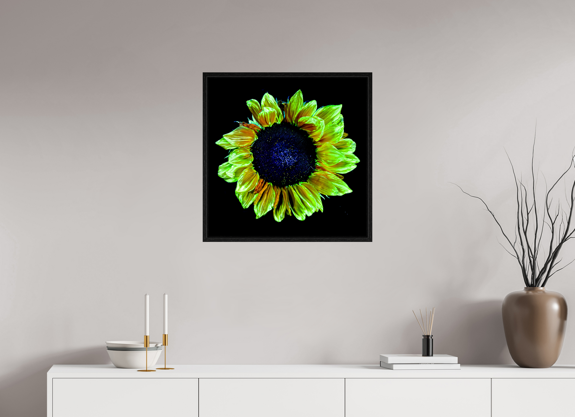 60 x 60 cm, 8 Black American Box Crown of Light