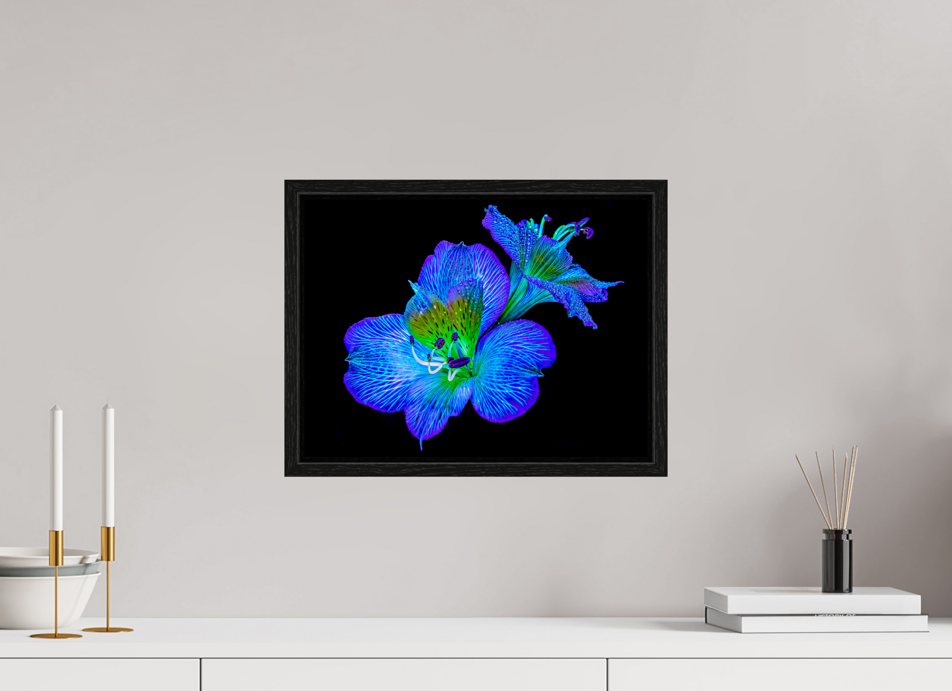 40 x 30 cm, 8 Black American Box Hidden Glow Alstroemeria