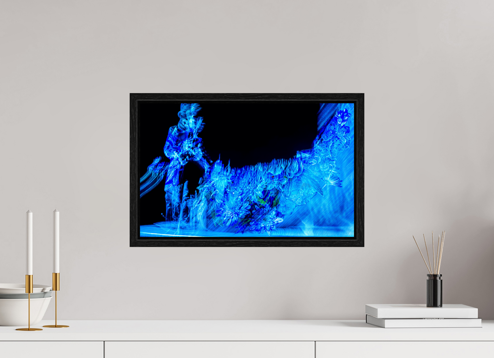 48 x 30 cm, 8 Caisse américaine Noire Fleurs nées d’une note suspendue