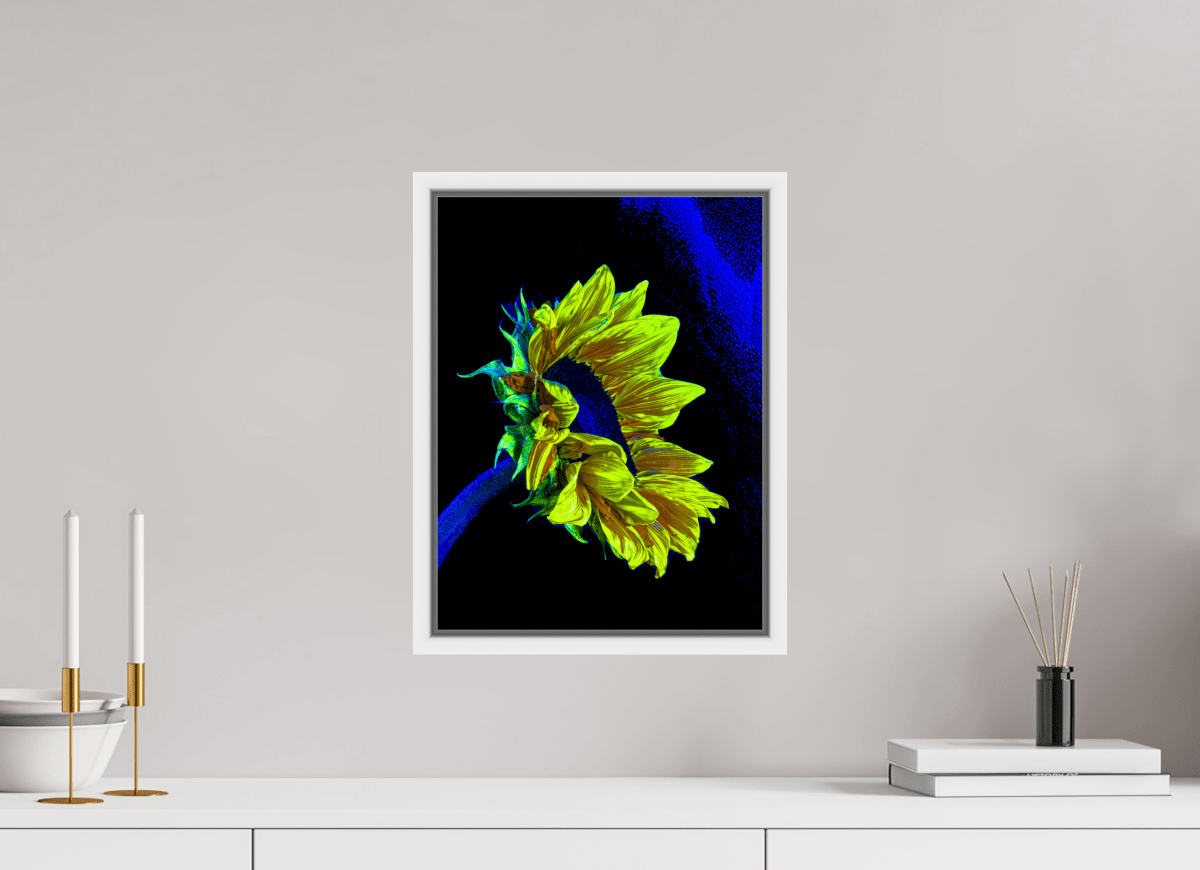 Gold lost in the blue of silence - Idealart